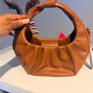 Elegant Tan Leather Handbag
